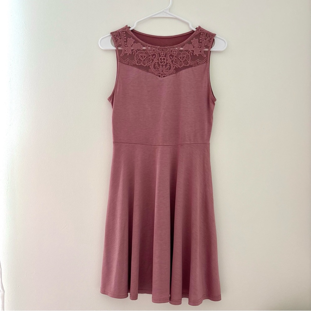 Mauve Dry Goods lace mini dress